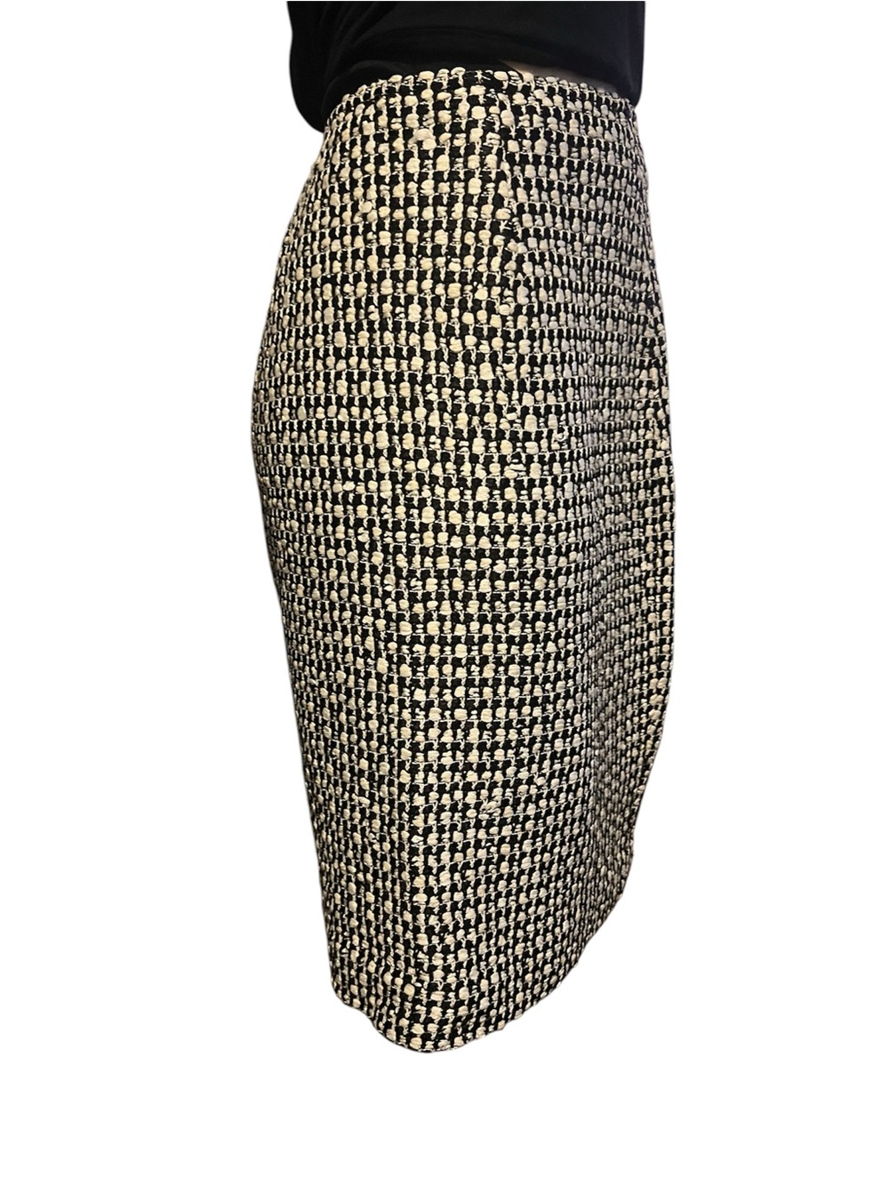 St. John Black and White Tweed Pencil Skirt - Picture 4 of 9